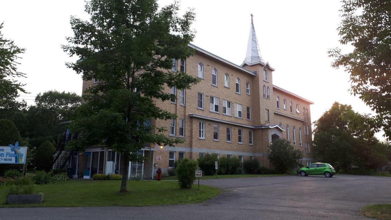 Mhotel Domaine L'Envolee- Maison Fleurie Victoriaville Zewnętrze zdjęcie
